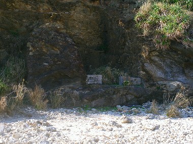 崖葬墓